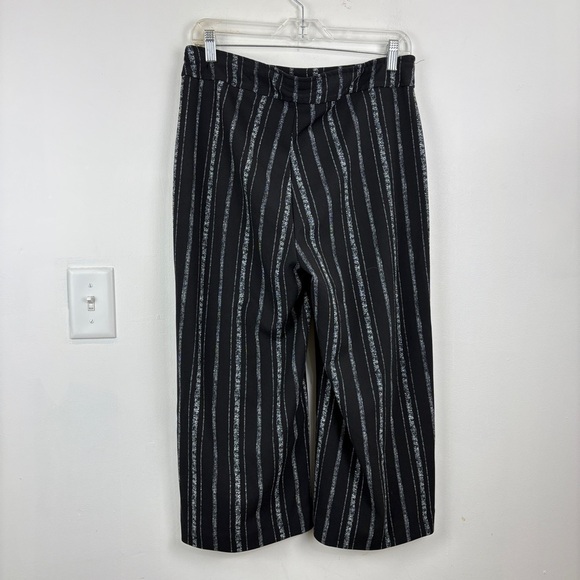 Lost - Picture 4 of 6